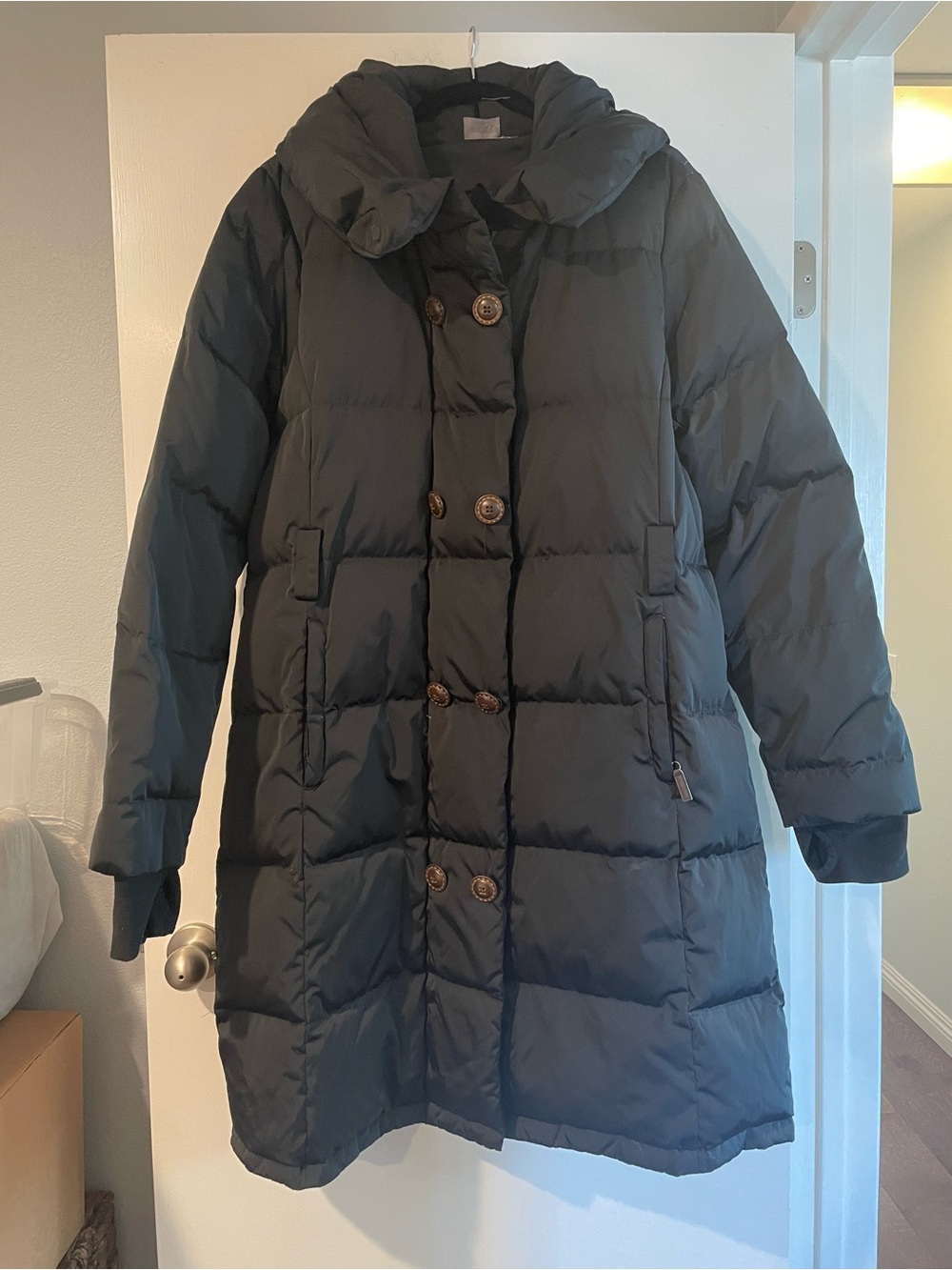 Athleta Black Long Quilted Puffer Coat with Hood